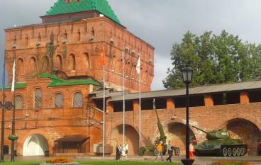 Территорию между Коромысловой и Северной башнями Нижегородского кремля благоустроят за 29,4 млн рублей